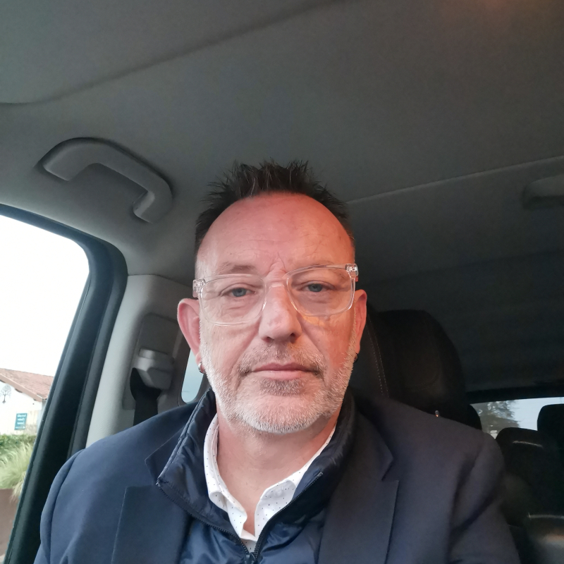 Photo de profil pour le VTC Arnaud ZUCCHINO EI chauffeur privé à Bordeaux, France