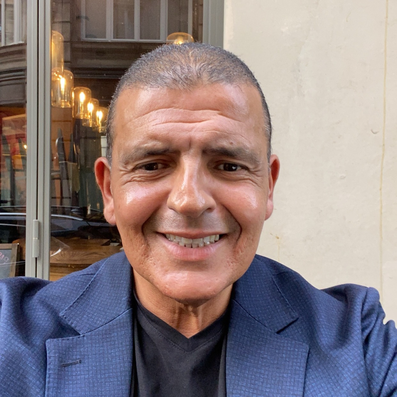 Photo de profil pour le VTC KOMC CHAUFFEUR à 92130 Issy-les-Moulineaux, France