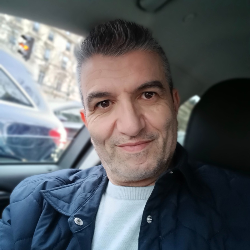Photo de profil pour le VTC Uberkam à Paris, France